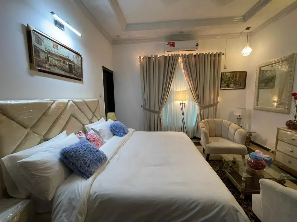 budget guesthouse in F‑7 near Shah Faisal Mosque