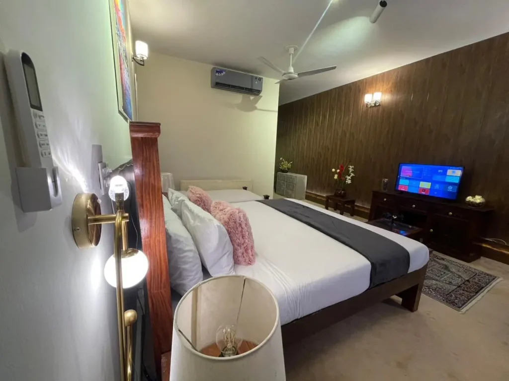 guest house near centaurus islamabad