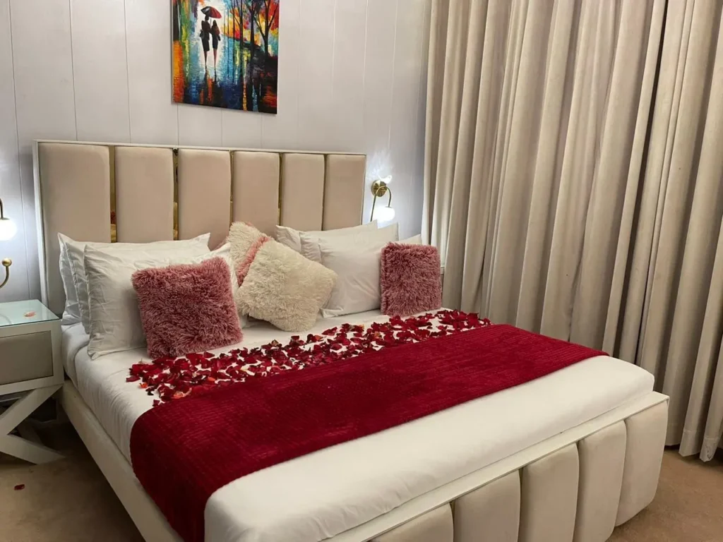 Guest House For Couple in f7