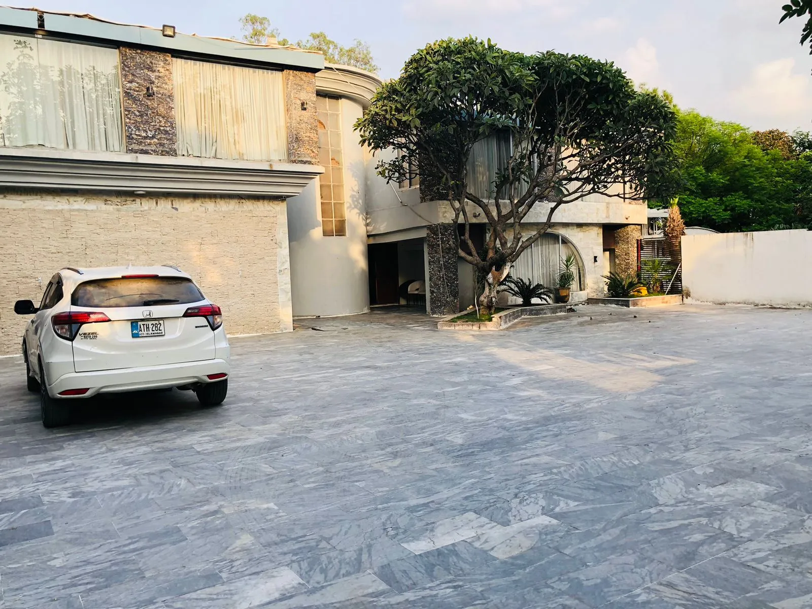 Guest House In F7 Islamabad